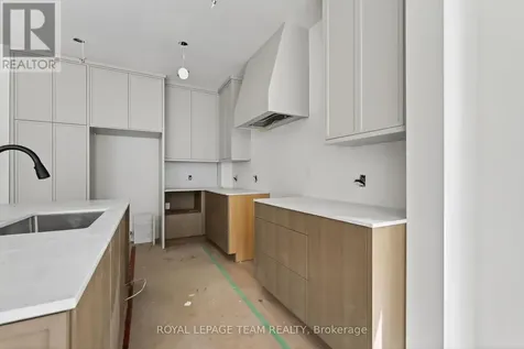 608 Tweedsmuir Avenue Ottawa ON K1Z 5P3