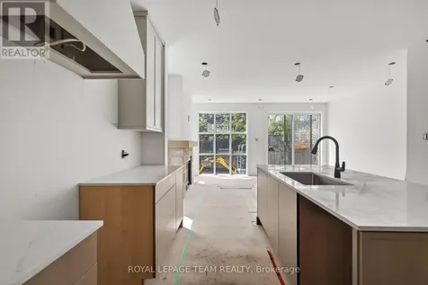 608 Tweedsmuir Avenue Ottawa ON K1Z 5P3