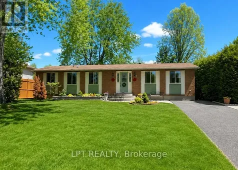 9 Dallaire Crescent Ottawa ON K0A 2Z0