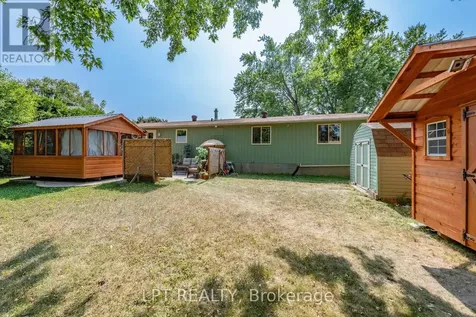 9 Dallaire Crescent Ottawa ON K0A 2Z0