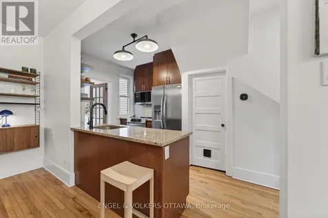30 Roslyn Avenue Ottawa ON K1S 4W3