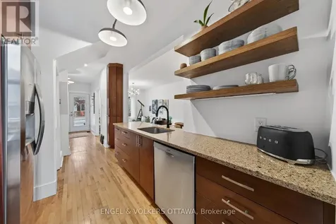 30 Roslyn Avenue Ottawa ON K1S 4W3