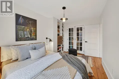 30 Roslyn Avenue Ottawa ON K1S 4W3