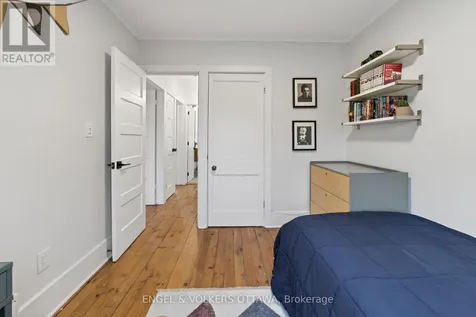 30 Roslyn Avenue Ottawa ON K1S 4W3