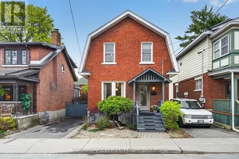 30 Roslyn Avenue Ottawa ON K1S 4W3
