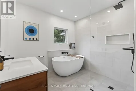 30 Roslyn Avenue Ottawa ON K1S 4W3