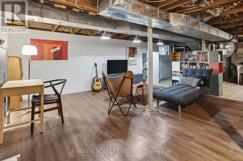 30 Roslyn Avenue Ottawa ON K1S 4W3