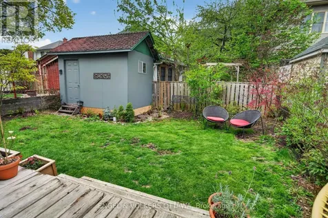 30 Roslyn Avenue Ottawa ON K1S 4W3