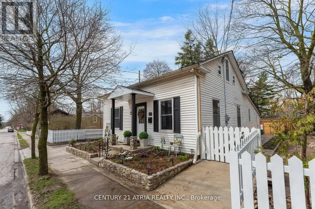 132 Waterloo Street North Cambridge ON N3H 1M8
