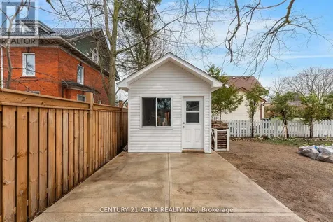 132 Waterloo Street North Cambridge ON N3H 1M8