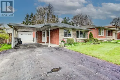 18 Queenston Crescent Kitchener ON N2B 2V5
