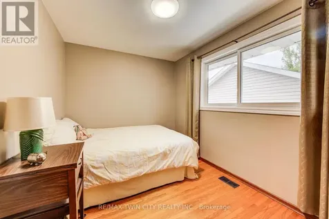 18 Queenston Crescent Kitchener ON N2B 2V5