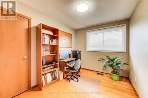 18 Queenston Crescent Kitchener ON N2B 2V5