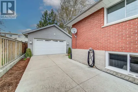 18 Queenston Crescent Kitchener ON N2B 2V5