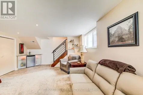 18 Queenston Crescent Kitchener ON N2B 2V5