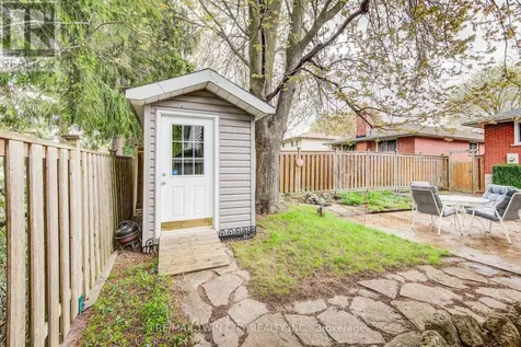 18 Queenston Crescent Kitchener ON N2B 2V5
