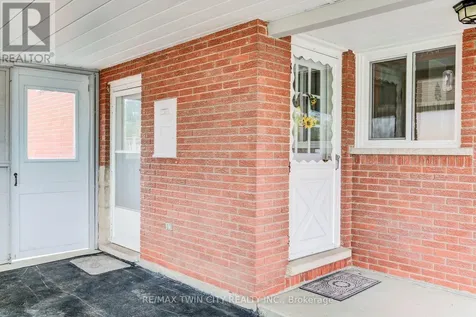 18 Queenston Crescent Kitchener ON N2B 2V5