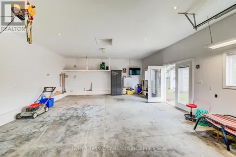 18 Queenston Crescent Kitchener ON N2B 2V5
