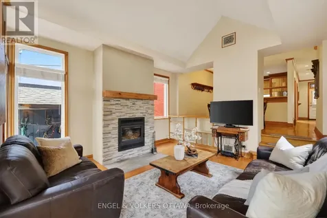 34 Ella Street Ottawa ON K1S 2S4