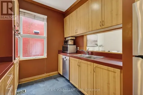 34 Ella Street Ottawa ON K1S 2S4