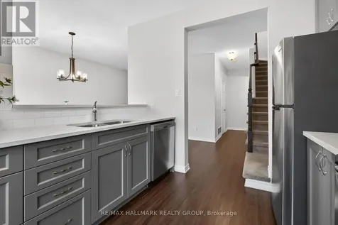 805 Kiniw Private Ottawa ON K1K 4Z4