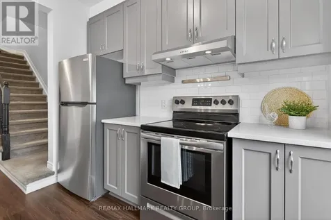 805 Kiniw Private Ottawa ON K1K 4Z4