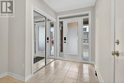 805 Kiniw Private Ottawa ON K1K 4Z4