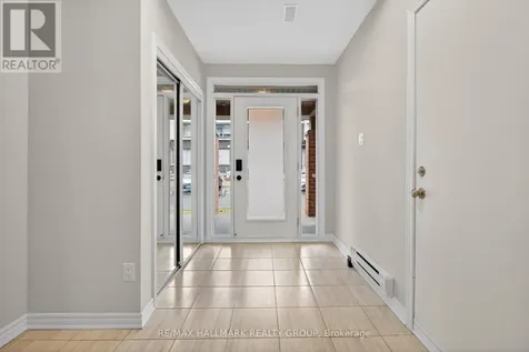 805 Kiniw Private Ottawa ON K1K 4Z4