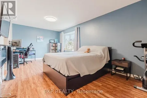378 Valade Crescent Ottawa ON K4A 2V8