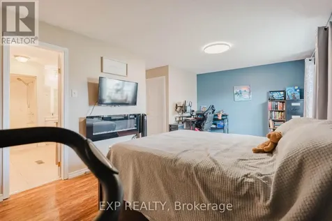 378 Valade Crescent Ottawa ON K4A 2V8