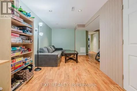 378 Valade Crescent Ottawa ON K4A 2V8