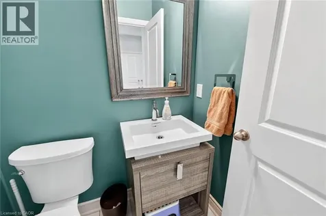 82 Chaumont Drive Stoney Creek ON L8J 0J8