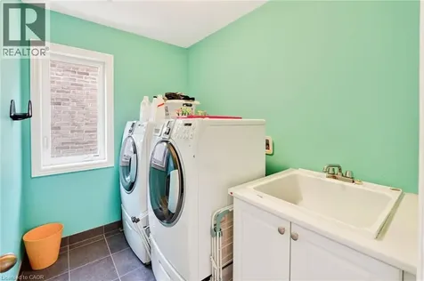 82 Chaumont Drive Stoney Creek ON L8J 0J8