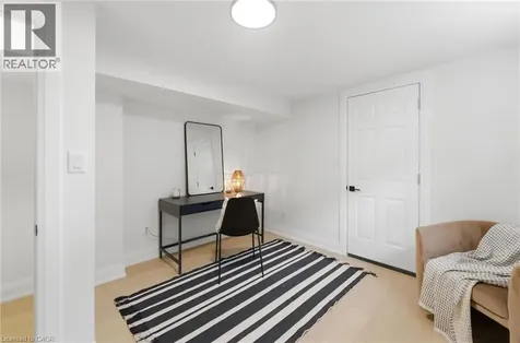 374 East 13th Street Hamilton ON L9A 4A1