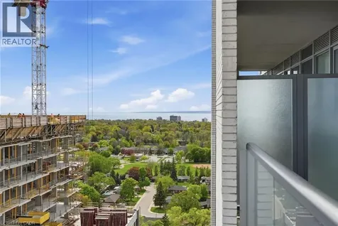 2087 Fairview Street Burlington ON L7R 0E5