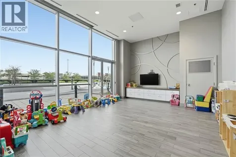 2087 Fairview Street Burlington ON L7R 0E5
