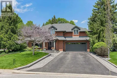 33 Heslop Court Halton Hills (Georgetown) ON L7G 4Z8