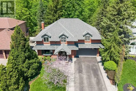33 Heslop Court Halton Hills (Georgetown) ON L7G 4Z8