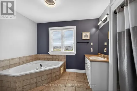 1014 Crestwood Drive Brockville ON K6V 7N1