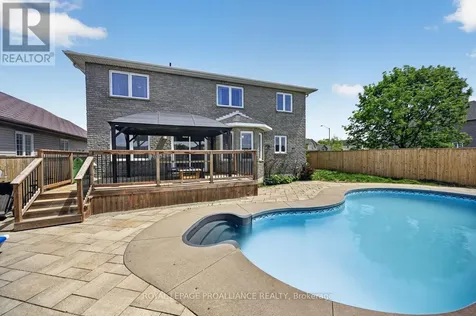 1014 Crestwood Drive Brockville ON K6V 7N1