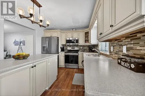 1014 Crestwood Drive Brockville ON K6V 7N1