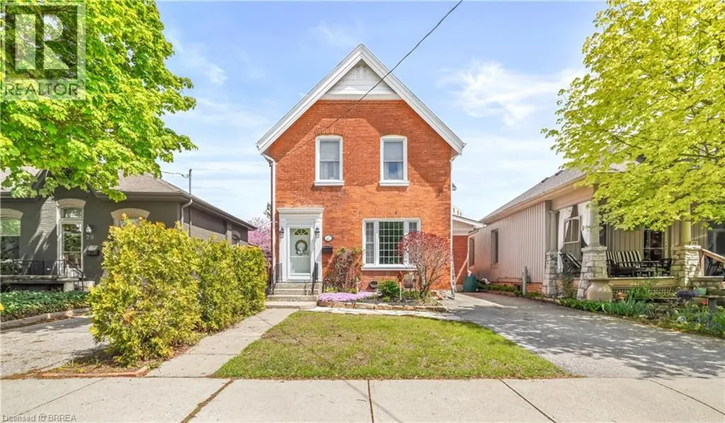 27 Ada Avenue Brantford ON N3T 4K8