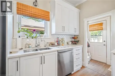 27 Ada Avenue Brantford ON N3T 4K8