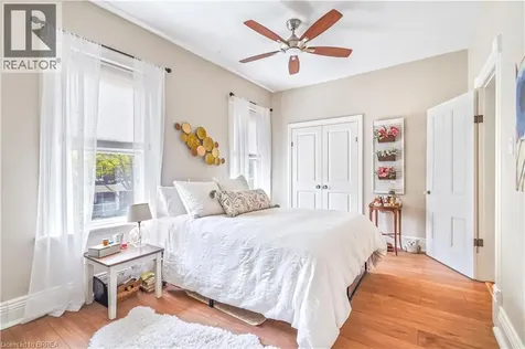 27 Ada Avenue Brantford ON N3T 4K8