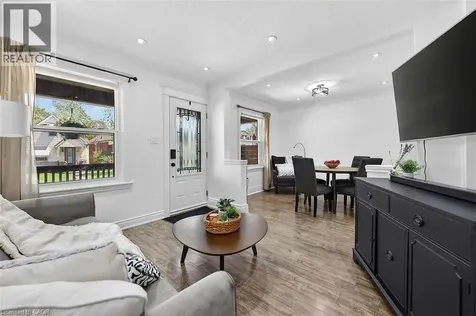 131 Garside Street North Hamilton ON L8H 4W4