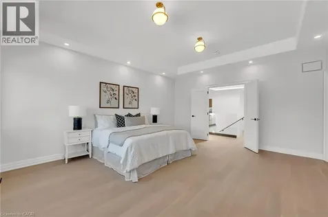 383 Wadsworth Street Oakville ON L6K 2A2