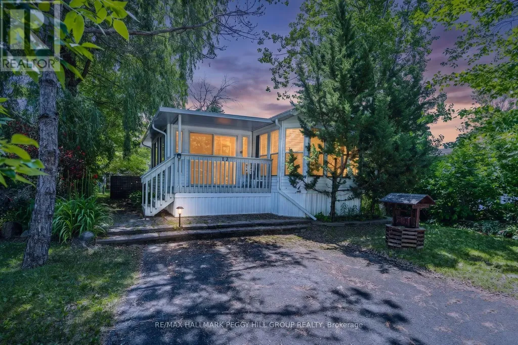 13 Huron Circle Wasaga Beach ON L9Z 1X7