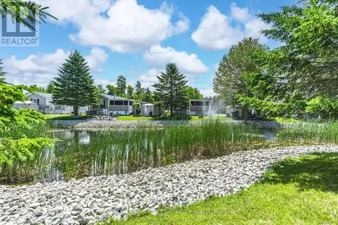 13 Huron Circle Wasaga Beach ON L9Z 1X7