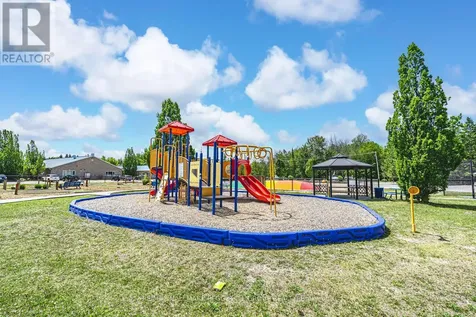 13 Huron Circle Wasaga Beach ON L9Z 1X7