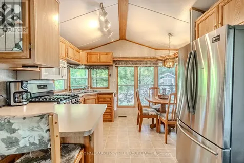 13 Huron Circle Wasaga Beach ON L9Z 1X7